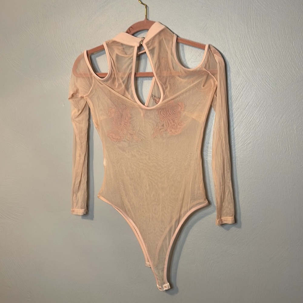 D58 Sheer embroidered rose patch body suit - Picture 4 of 4